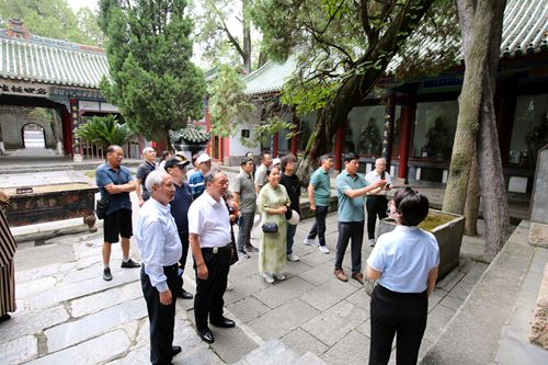 《陕西百景盛览》采风团拜谒先贤张骞墓